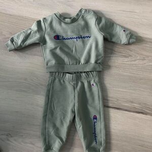 Champion Green Jogger Sweatpants Relaxed Fit